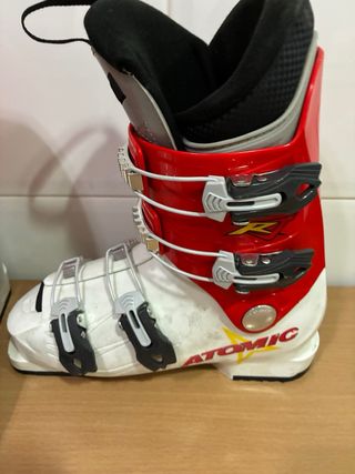Botas de esquí Atomic talla 24/ 24.5 mm . Aprx 36