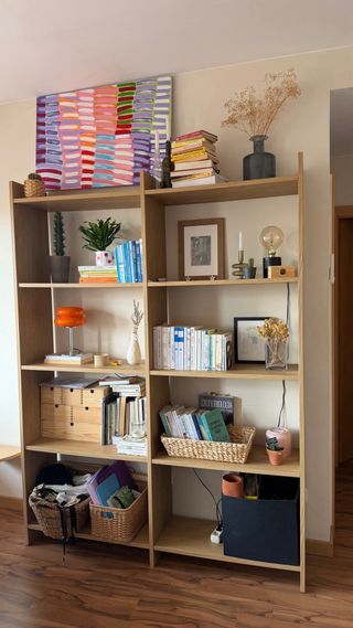 Estantería de madera