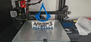 Logo Assassin's Creed Valhalla impreso 3D