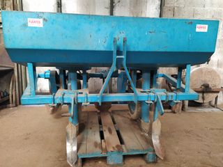 Sembradora plantadora de patatas mecánica