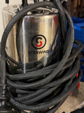 Bomba de agua Sterwins 1.000w + Manguera 50m