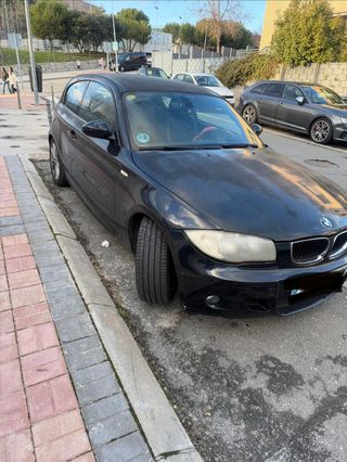 BMW Serie 1 2010 paquete M dentro y fuera.