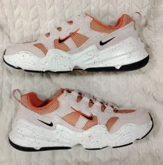 Zapatilla Nike Tech Hera Mujer Rosa Naranja