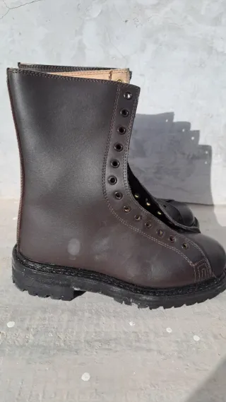 Anfibi Scarponi Marroni Tg 36 usati