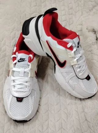 Nike V2K Run Zapatillas Rojas y Blancas