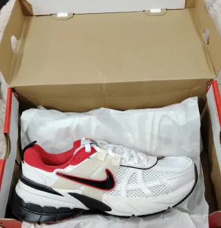 Nike V2K Run Zapatillas Rojas y Blancas