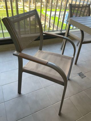 Conjunto mesa y 4 sillas exterior