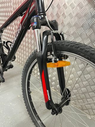 Bicicleta Specialized Hotrock 24