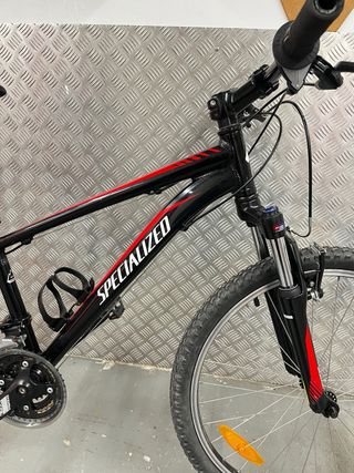 Bicicleta Specialized Hotrock 24