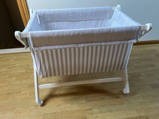 Mini cuna con estampado infantil