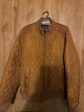 Cazadora acolchada marrón