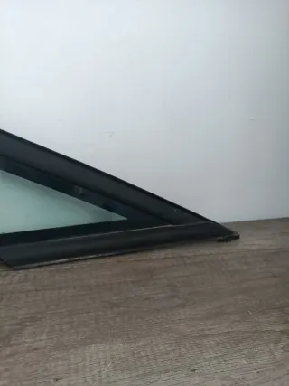 Luna delantera derecha Seat León 2