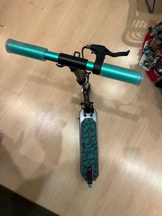 Patinete infantil 6-9 años. Sin estrenar.