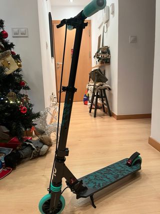 Patinete infantil 6-9 años. Sin estrenar.