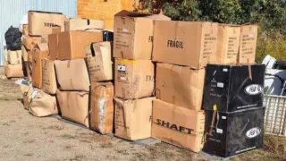 Lote cascos moto, más de 100 unidades + material