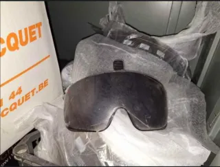 Lote cascos moto, más de 100 unidades + material