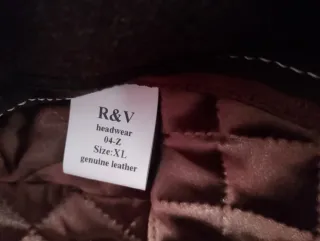 Gorra de piel marrón