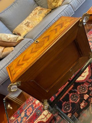 Joyero de madera con tapizado