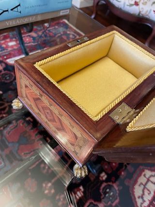 Joyero de madera con tapizado
