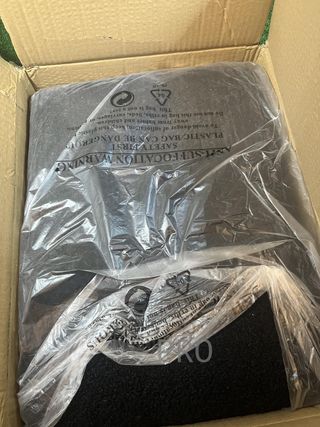 Poggiapiedi piccolo con gambe YMYNY