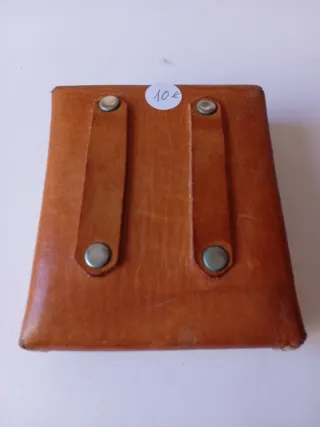 Pitillera de cuero artesanal