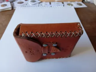 Pitillera de cuero artesanal