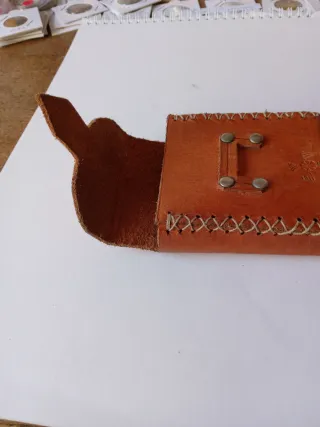 Pitillera de cuero artesanal