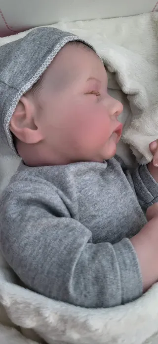 Muñeco bebé reborn niño