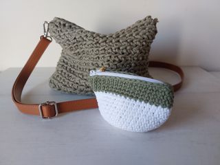 Monedero crochet verde y blanco