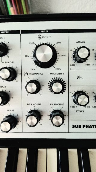 Sintetizador Moog Sub Phatty
