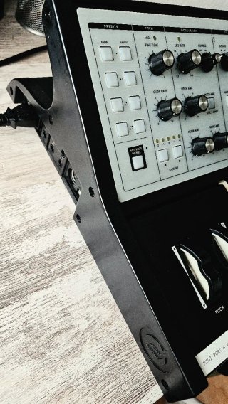 Sintetizador Moog Sub Phatty