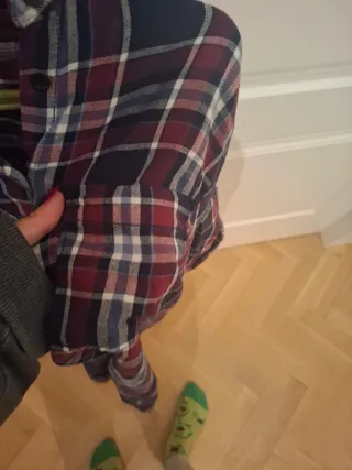 Camisa de cuadros azul y roja