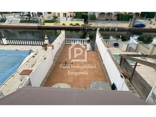 Casa en venta en Empuriabrava en Castelló d´Empúries