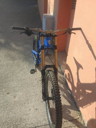 Bicicleta DH Intense 951 EVO