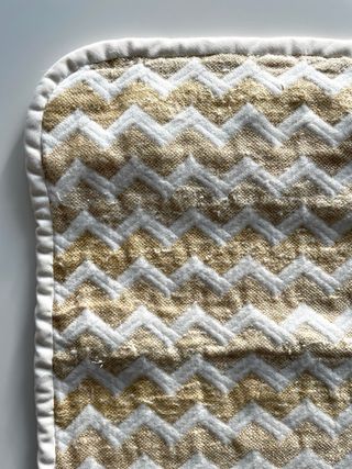 2 cojines decorativos chevron oro y blanco algodón