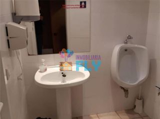 Local comercial en alquiler en Lavadores en Vigo