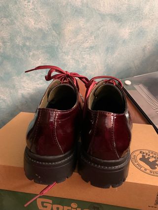 Zapatos Gorila charol burdeos