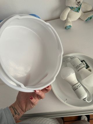 Lámpara redonda blanca