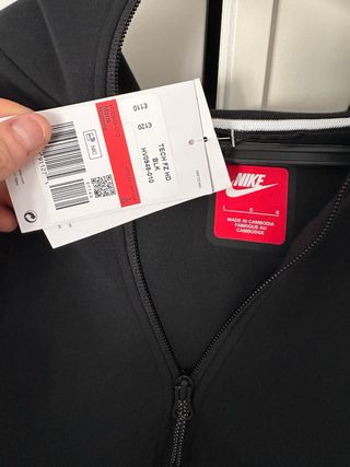 Chaqueta Nike Tech Negra - Sin Usar