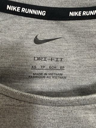 Camiseta Nike Running Gris Manga Larga