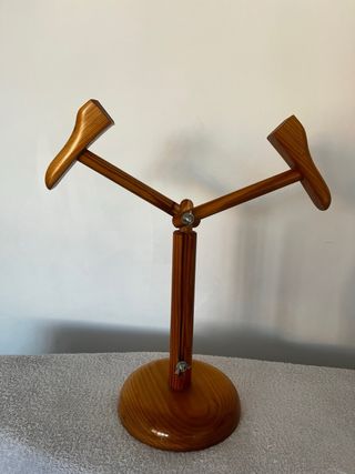 Percha expositora de madera para ropa