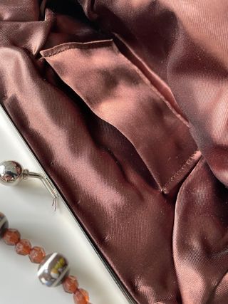 Bolso de mano bordado floral Tamaño: 23 x 11 cm