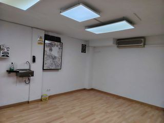 Local comercial en alquiler en La Salut - Lloreda en Badalona