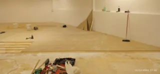 Armario de madera claro