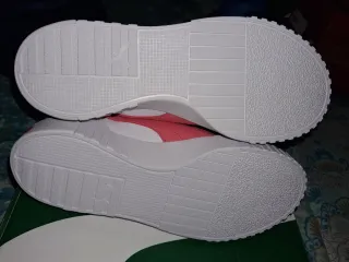 Zapatillas Puma Blancas y Rosas