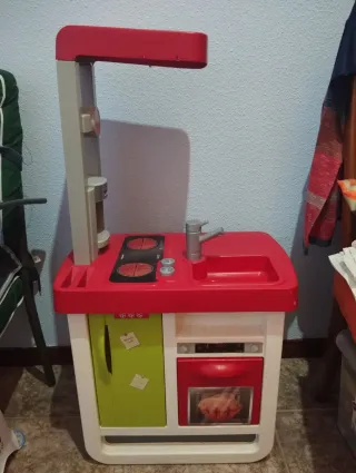 Se vende cocina de juguete Smoby.