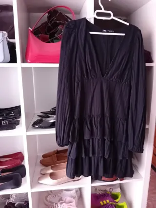 Vestido negro y regalo 2 prendas