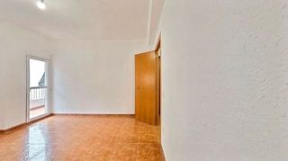 Piso en alquiler en Zona Avenida al Vedat en Torrent