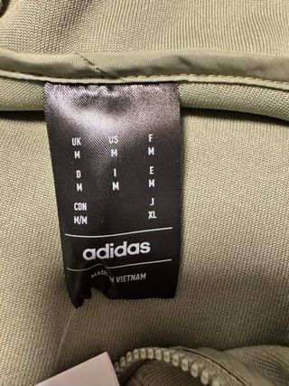 Anorak Adidas verde acolchado