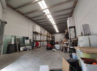 Local comercial en venta en Villalonquéjar en Burgos